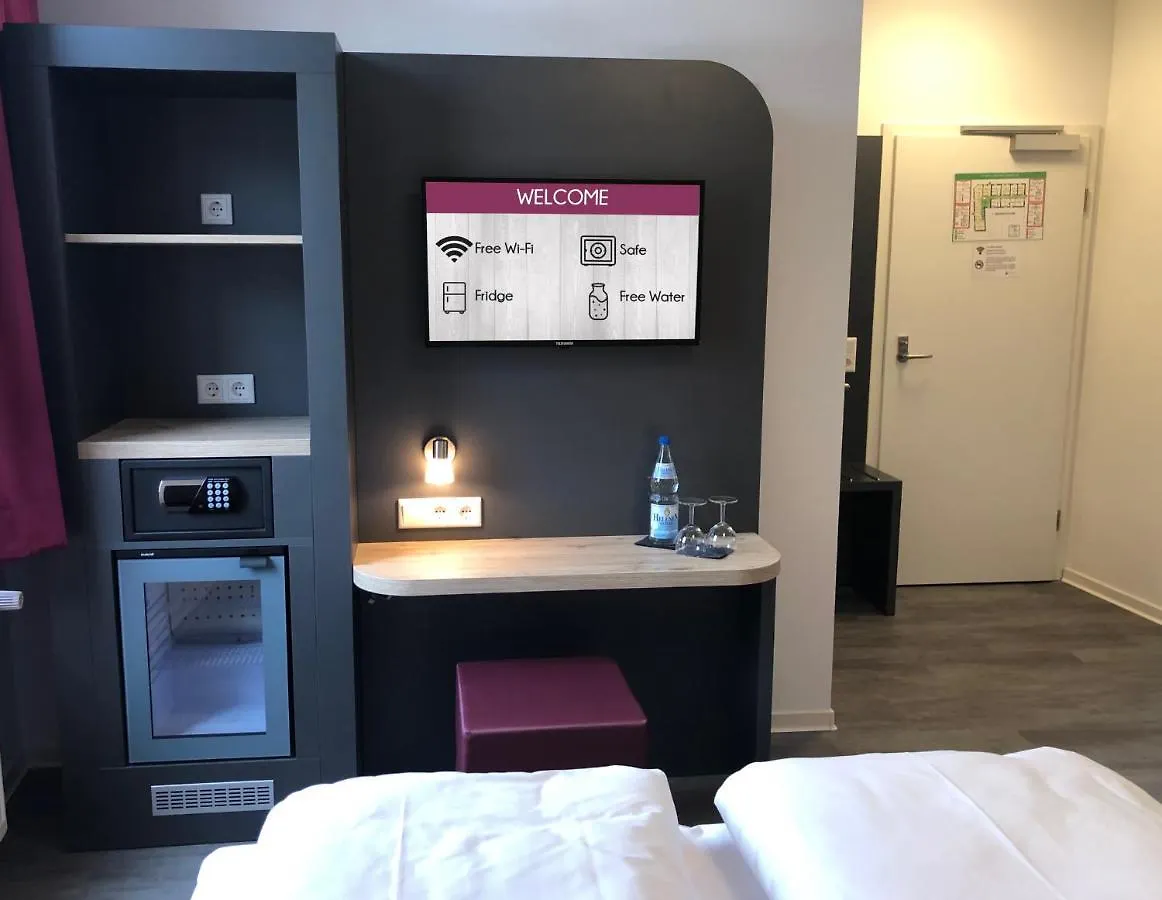 Smarty Airport Cologne Hotel - Kontaktloser Self Check-In