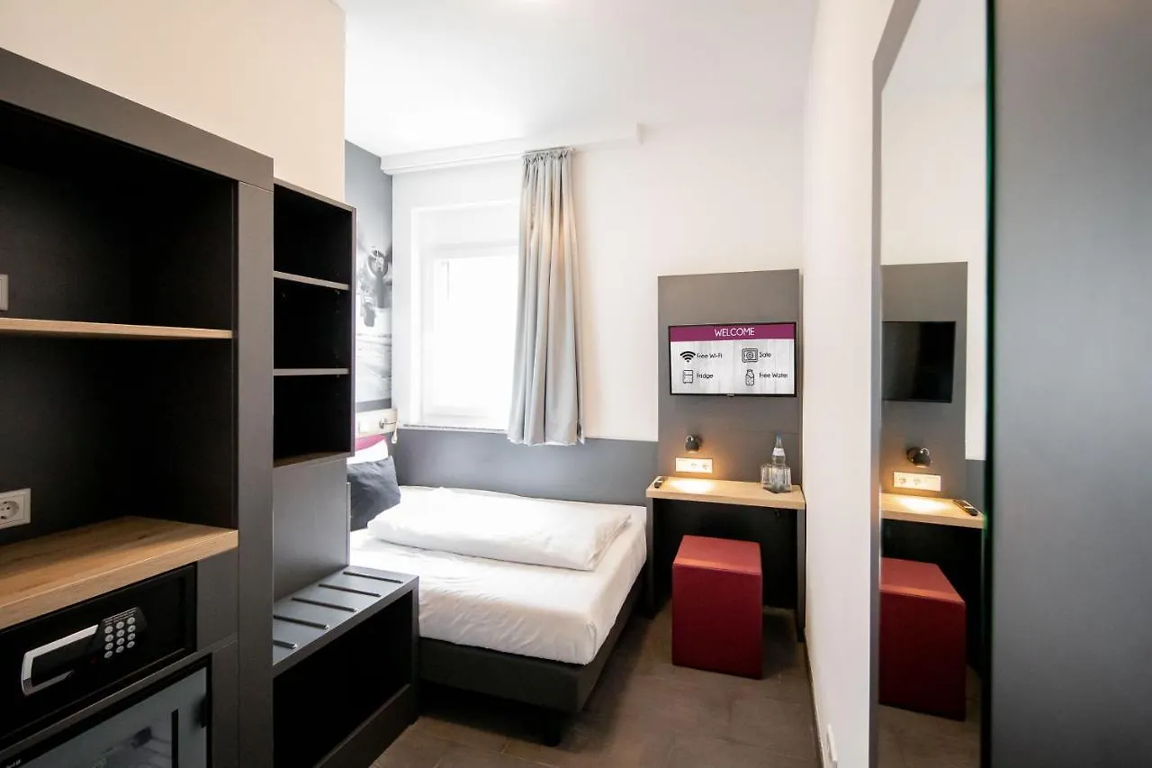Smarty Airport Cologne Hotel - Kontaktloser Self Check-In