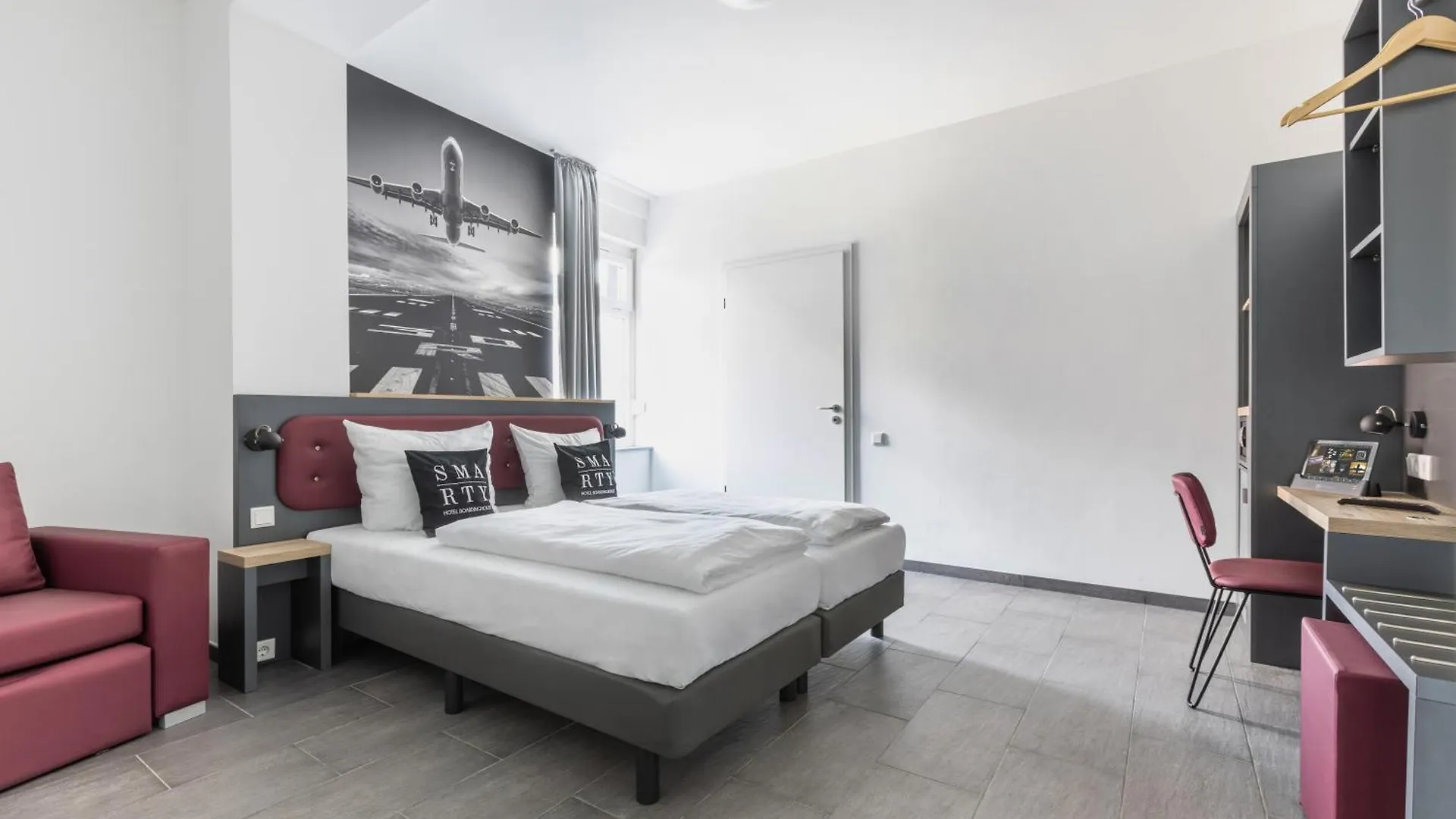 Smarty Airport Cologne Hotel - Kontaktloser Self Check-In