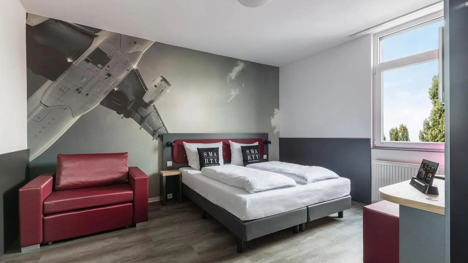 Smarty Airport Cologne Hotel - Kontaktloser Self Check-In
