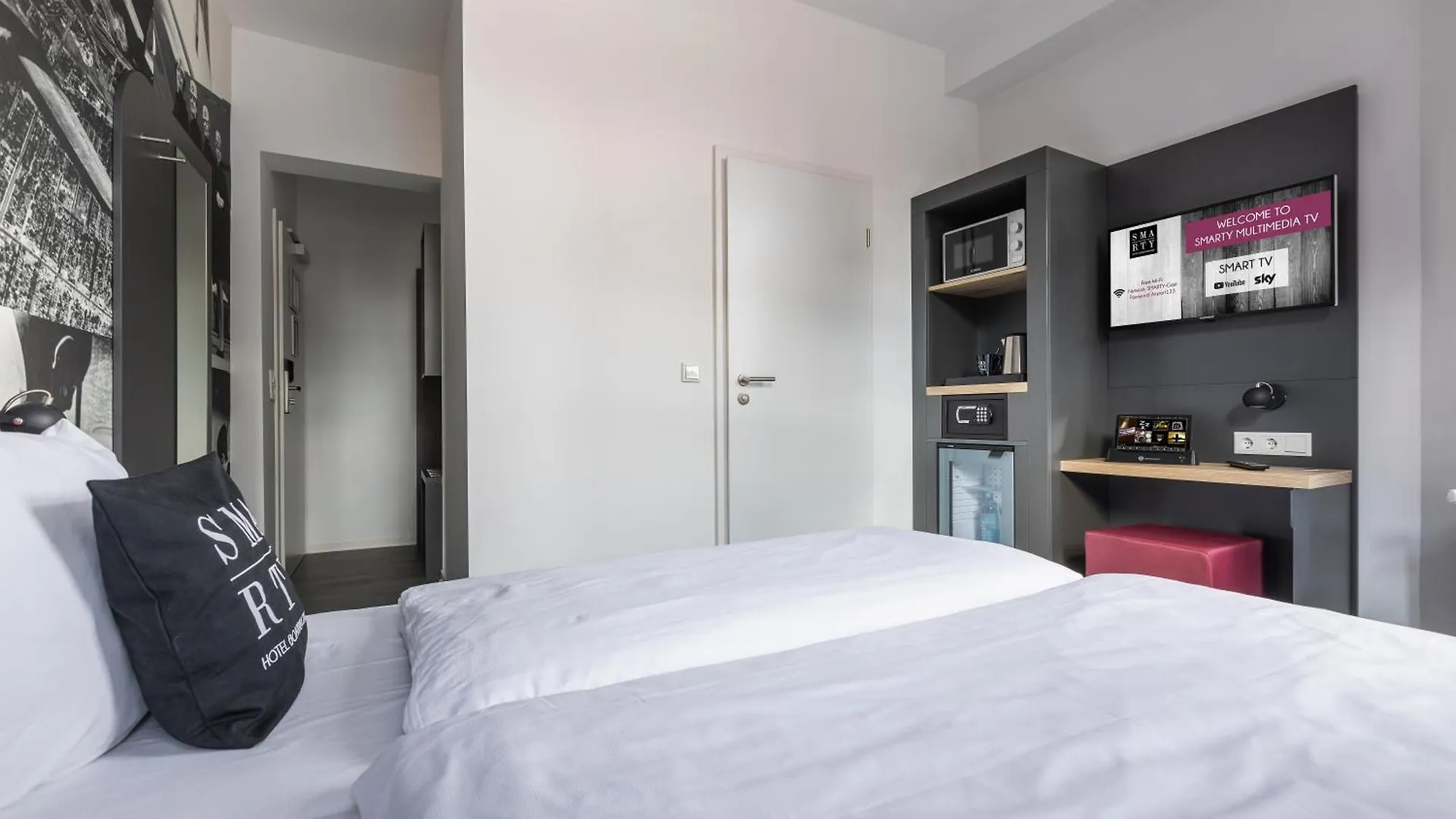 Smarty Airport Cologne Hotel - Kontaktloser Self Check-In