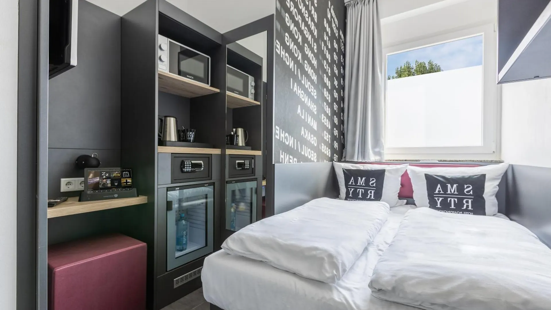 Smarty Airport Cologne Hotel - Kontaktloser Self Check-In