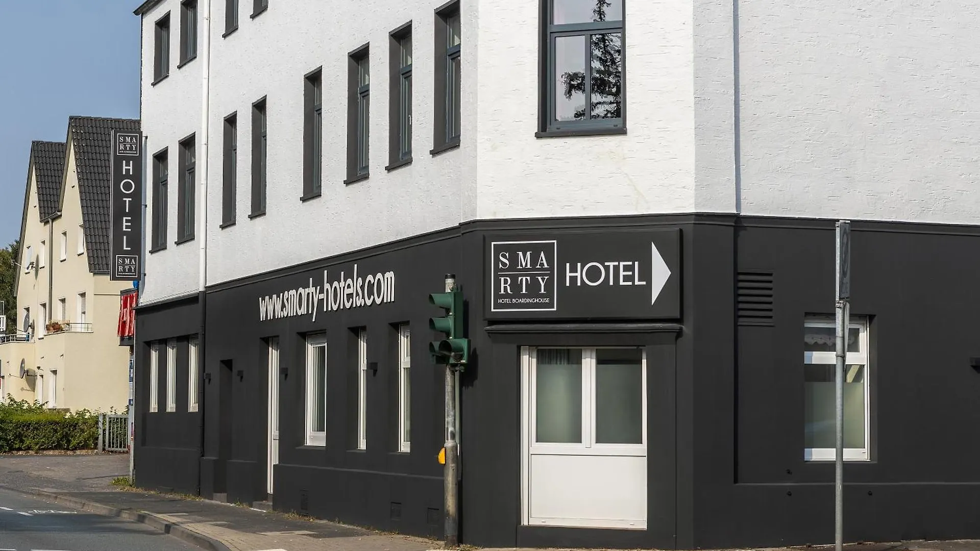 ***  Smarty Airport Cologne Hotel - Kontaktloser Self Check-In Germany