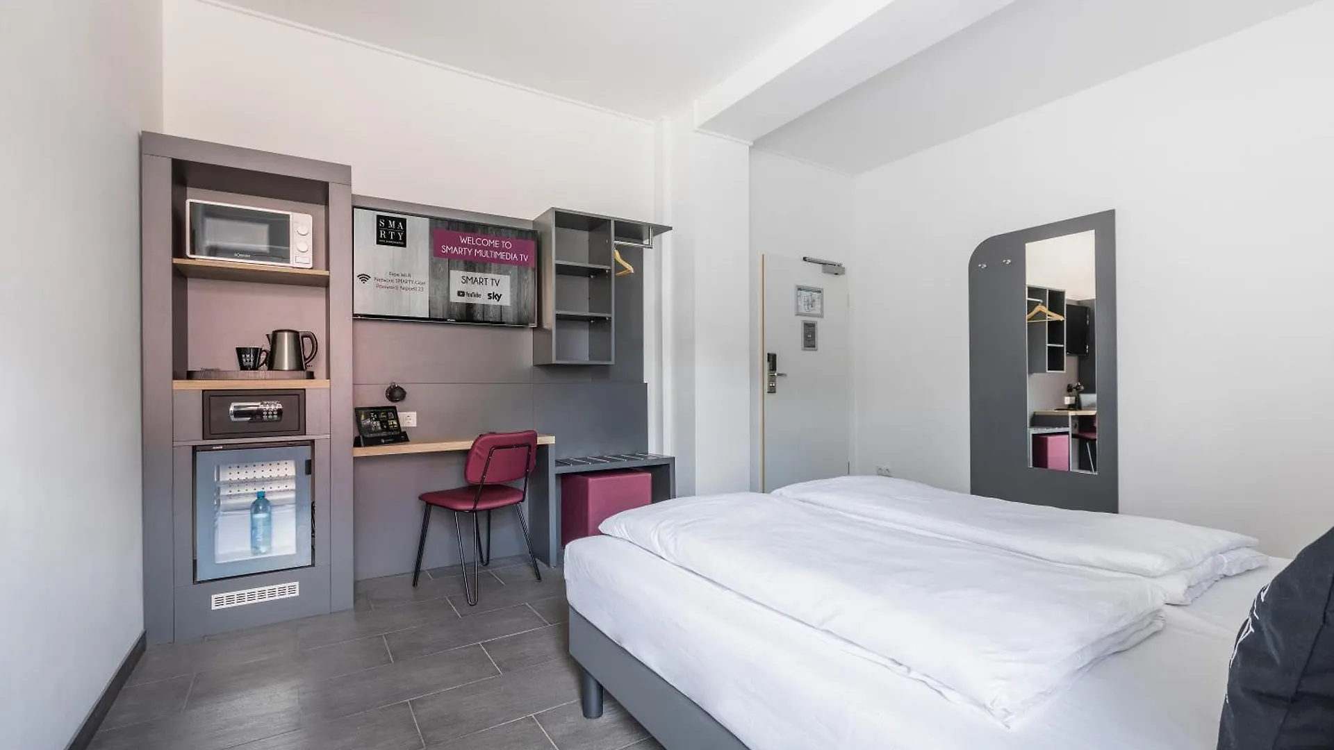 Smarty Airport Cologne Hotel - Kontaktloser Self Check-In