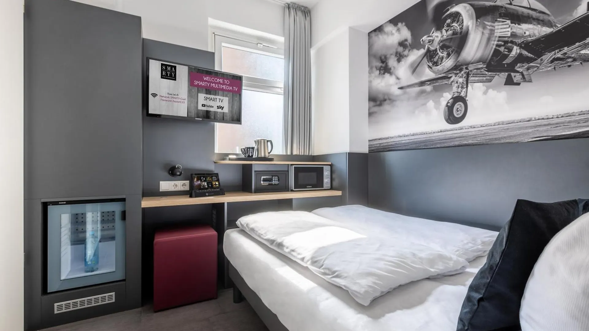 Smarty Airport Cologne Hotel - Kontaktloser Self Check-In 3*,  Germany